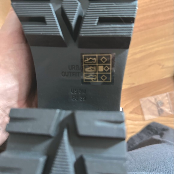 Urban Outfitters leather boots - Picture 7 of 7